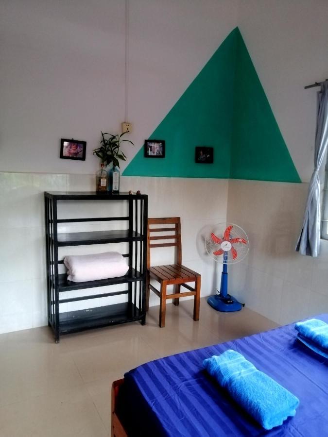 Tortuga Guesthouse Kampot Exterior photo